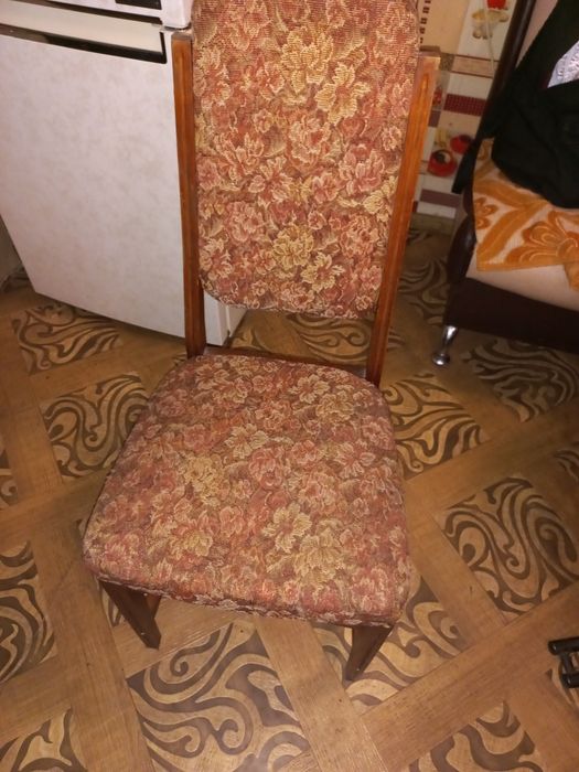 Продам 6 стільців виробництво СССР