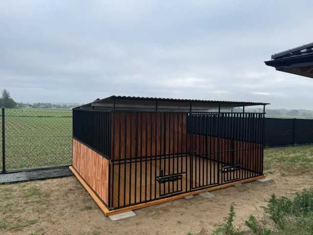 Kojec dla psa – solidny i wytrzymały box stalowy