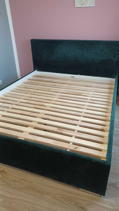 Sprzedam łóżko tapicerowane 160x200