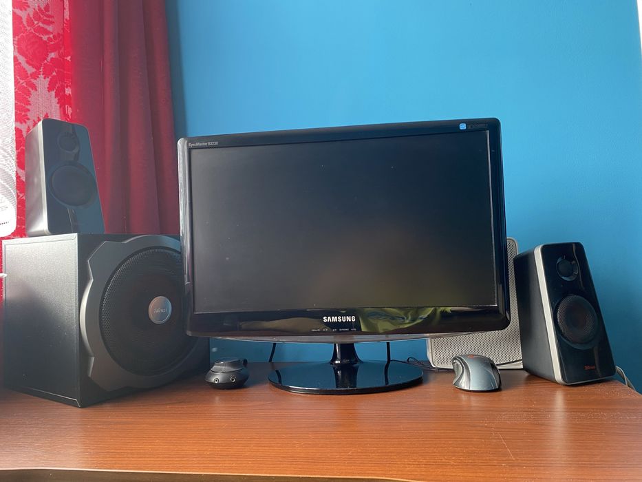 Mam monitor razem Z kolumnami firmy Samsung do sprzedania