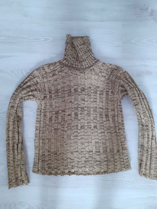 Swetry w brązie zimowe damskie