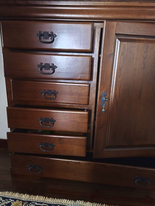 Móvel de apoio alto