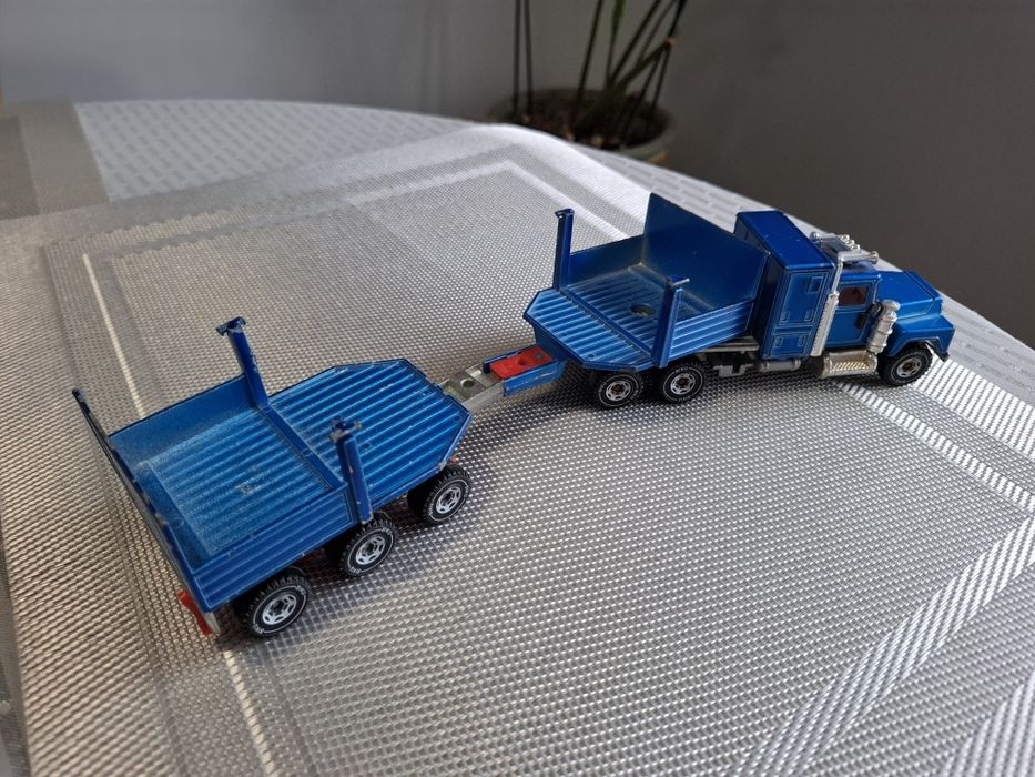 Siku mack transporter skala 1:55