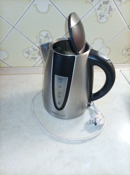 Чайник электрический 2 КВ