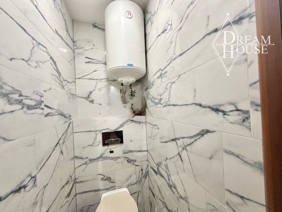 Продаж 5 кімнатної квартири