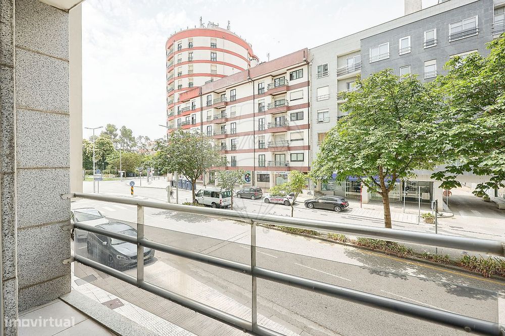 Apartamento T4 para arrendamento