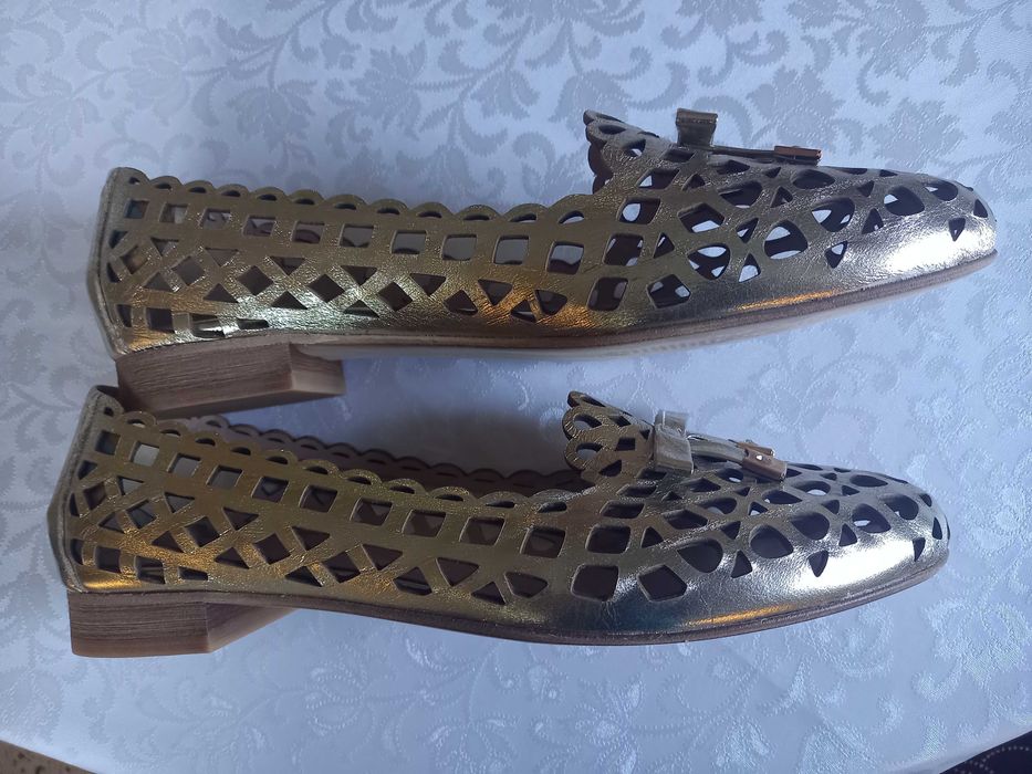 Eleganckie nowe skórzane baleriny 41