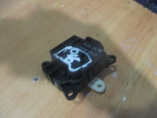 Motor da comporta da sofagem NISSAN Juke (F15)