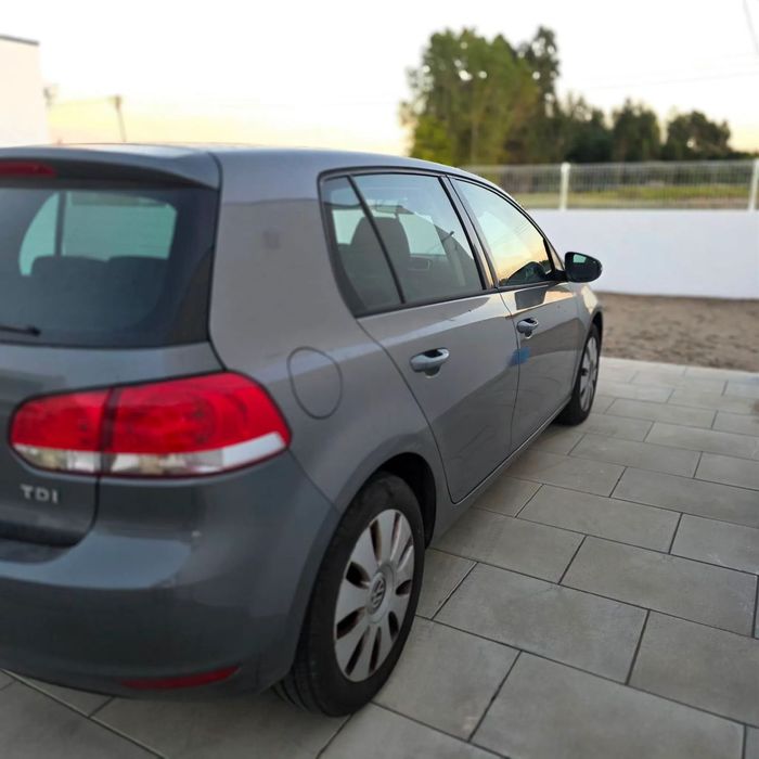 VW Golf 1.6 TDi Confortline foto 2