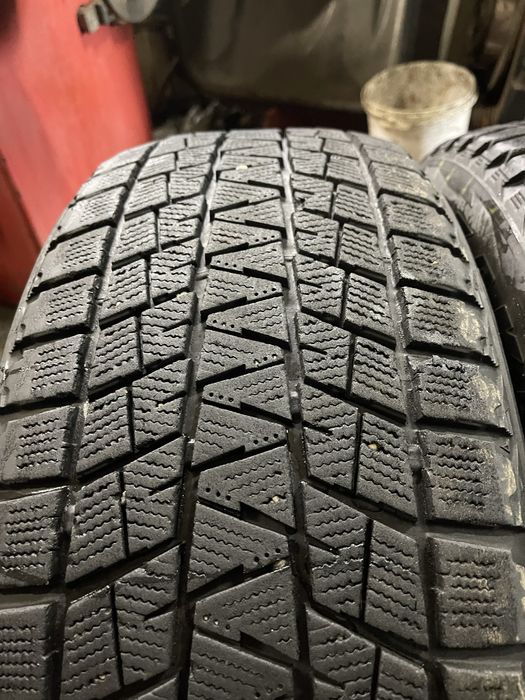 Продам комплект зимових шин 245/50 R20 Bridgestone Blizzak DM-V1