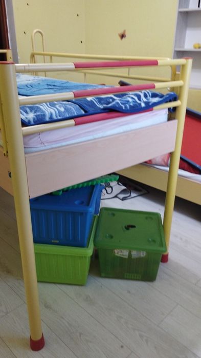 Набір меблів в дитячу кровать з гіркою