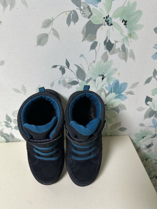 Продам детские зимние ботинки ecco в хорошем состоянии  33 р.  1200грн