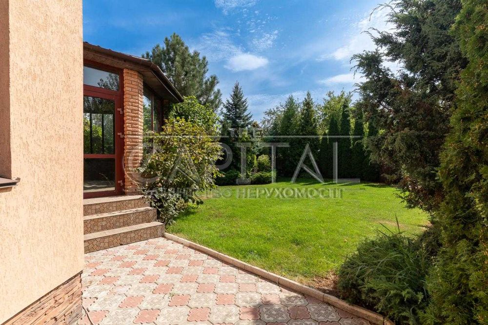 Продаж будинку 270 м Осокорки — 3 поверхи, 5 соток, готовий для життя