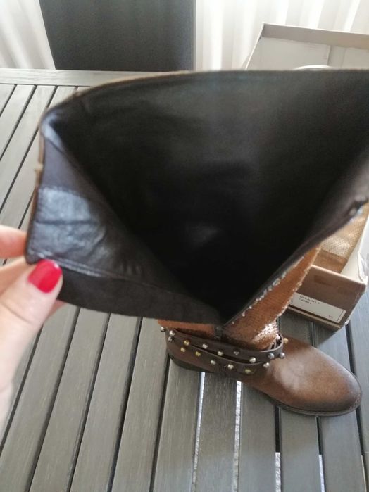 Botas Pele-Por estrear