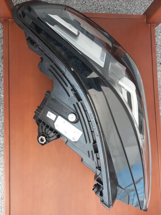 Farol BMW X1 Full LED esquerdo