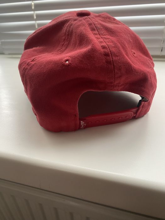 Кепка Levi’s.