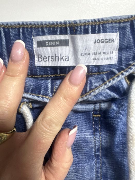 Spodnie joggery bersha M