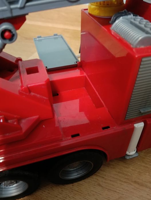 Zabawka wóz strażacki