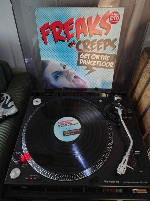 Freaks The Creeps - Get On The Dancefloor.