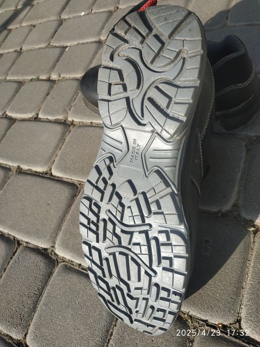 Черевики робочі р.44 з мет.вставкою