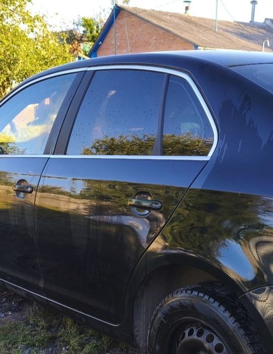Двері задні ліві Volkswagen jetta 5 vw джетта