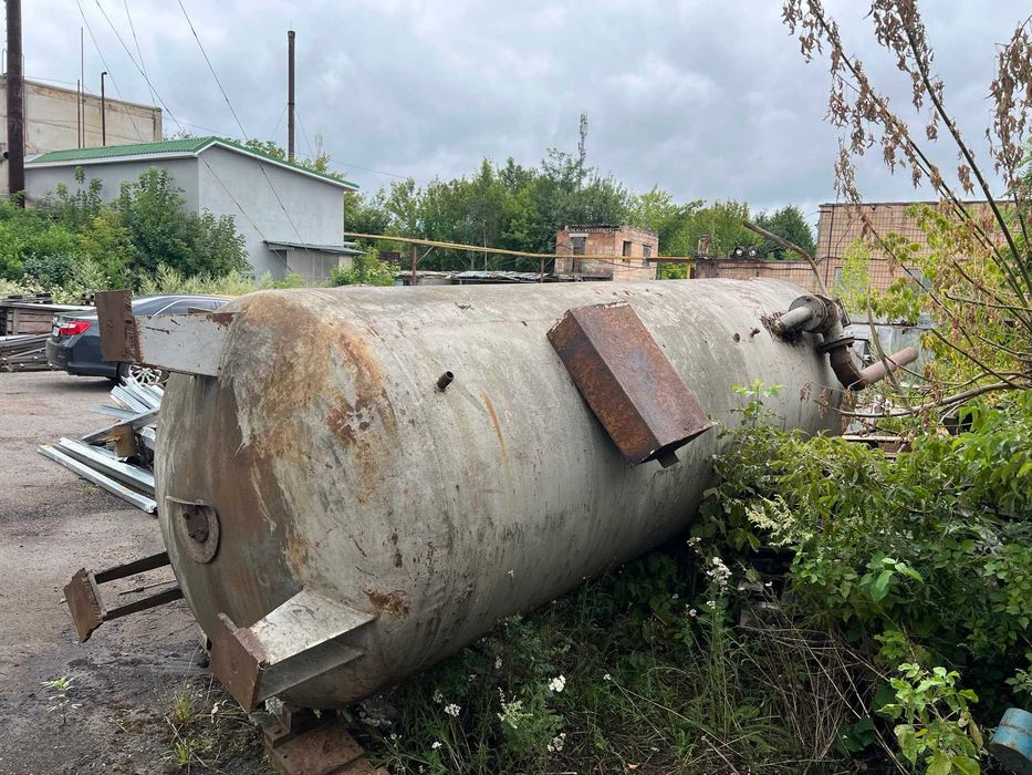 Продам бочку і ресивери