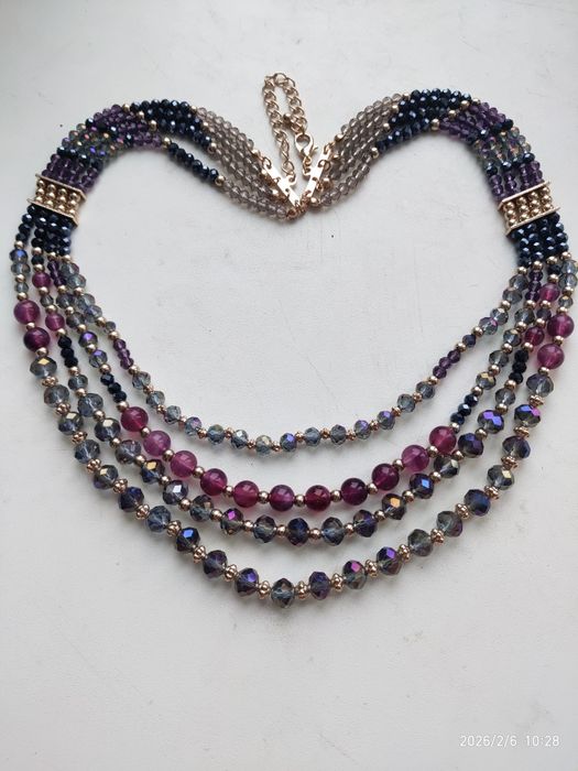 Кольє нарядне з кольорового шкла.