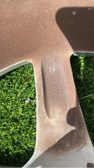 Pneus e jantes em aluminio R18