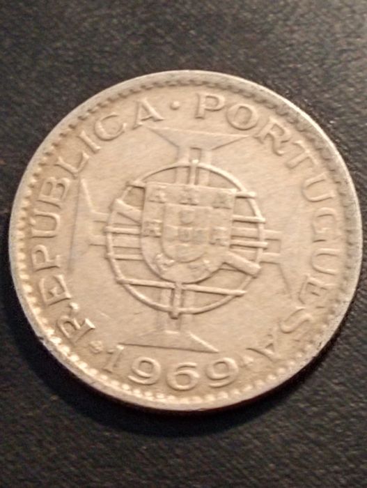 Moeda 2,5 escudos - Angola 1969 - Cupro Niquel - Soberba
