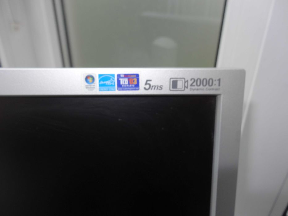 Монитор 19" Samsung 940ВW PLUS  Серебристый