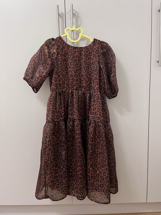 Sukienka.   H&M