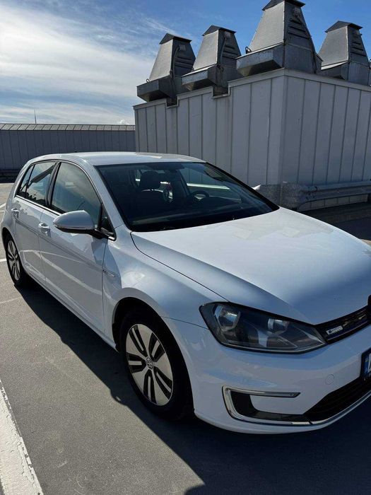 Volkswagen E-Golf 2016