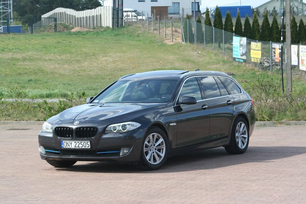 BMW Seria 5 BMW F11 530D 8HP panorama