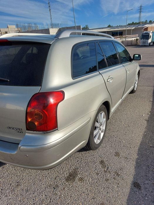 Viatura toyota avensis t25