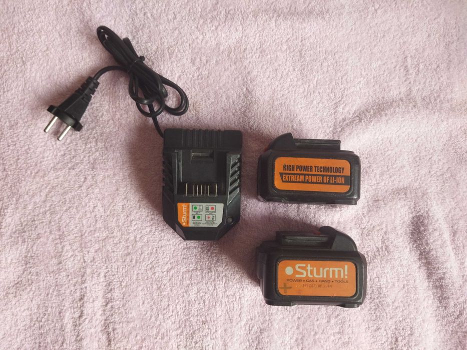 Зарядка+2 аккумулятора Sturm Li-Ion 18V 2Ah.