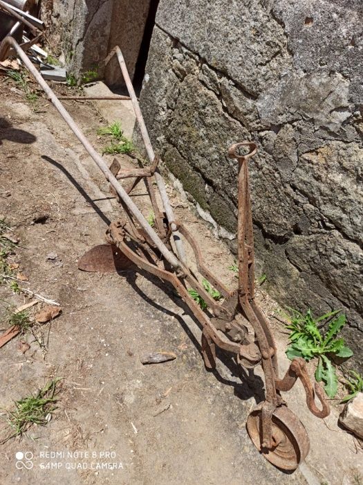 Arado de Ferro Antigo