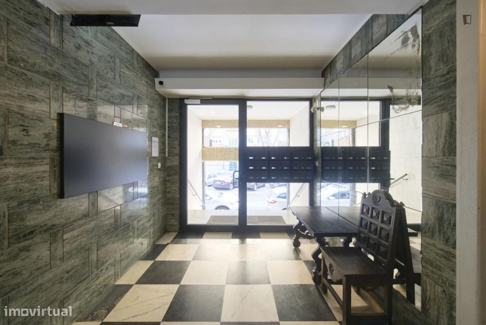 Quarto - localizado em Entrecampos Lisbon