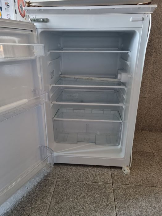 Frigorífico de encastrar Beko