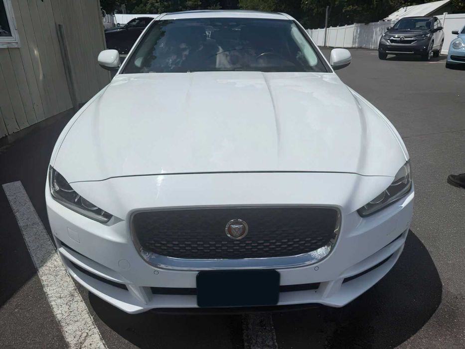 Jaguar XE 25t      2018