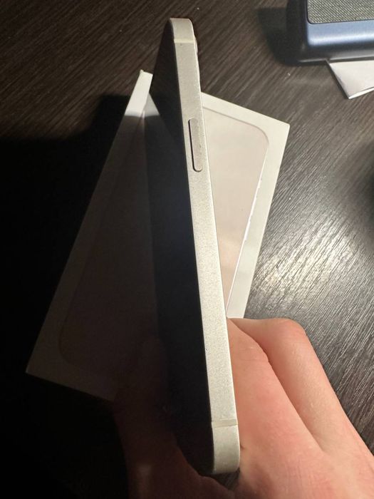 Продам айфон 13 в идельном состоянии