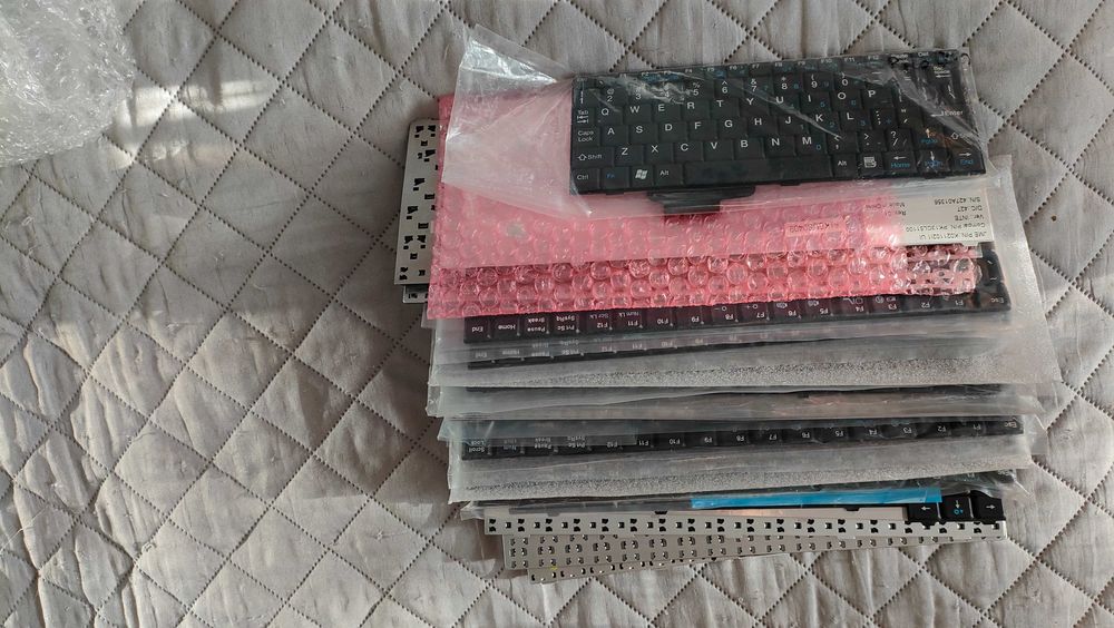 Klawiatury do notebooków / laptopów - 20szt różne