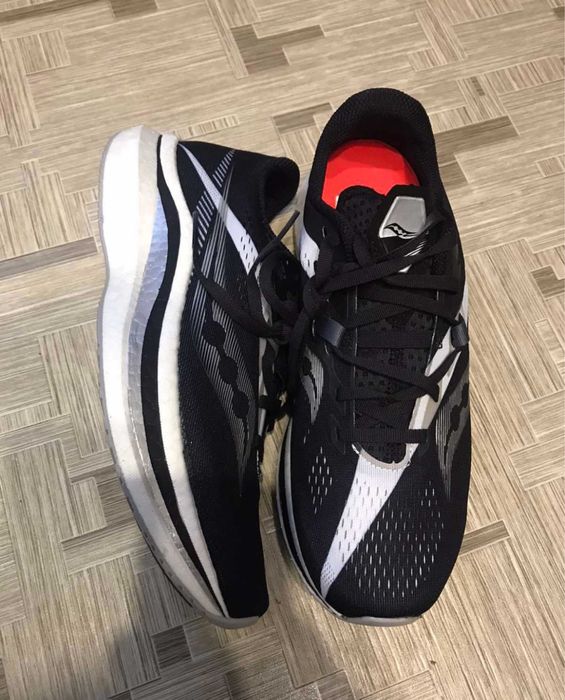 Кросівки Saucony Endorphin Pro 2 для бігу