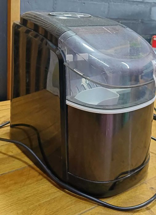 Kostkarka do lodu ICE MAKER HZB-12/C czarny 150 W 12 KG