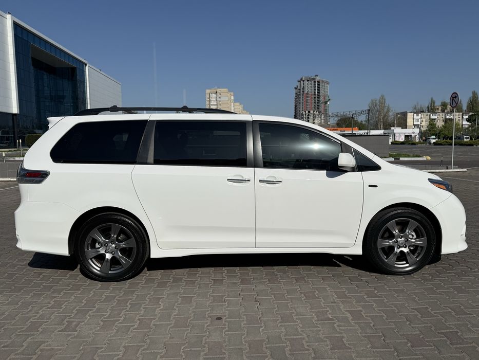 Продам Toyota Sienna 3.5  2016г Газ+Бензин