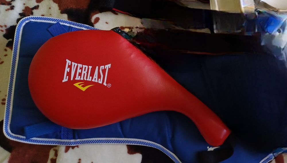 Ракетка велика подвійна.