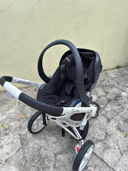 Carrinho de bebe com ovo