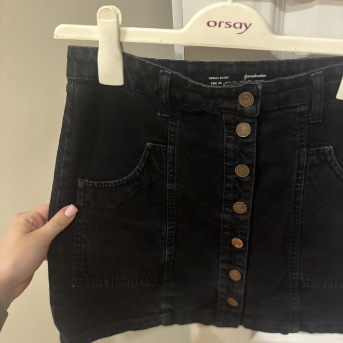 Czarna jeansowa spódniczka Stradivarius, rozmiar 38