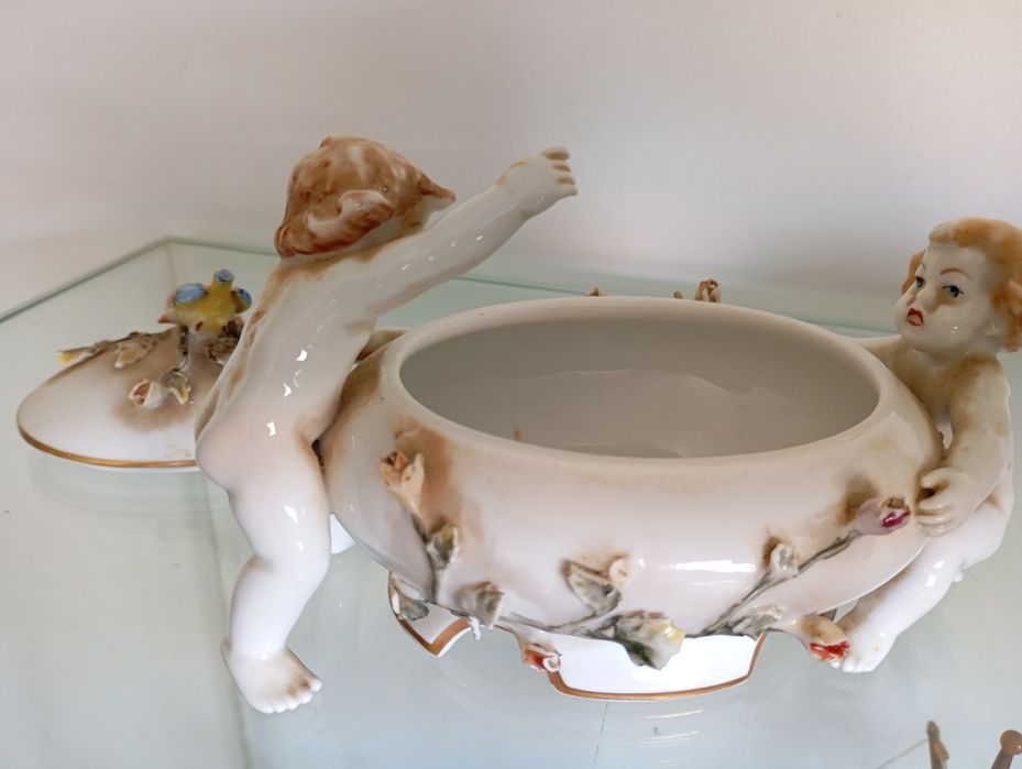 Caixa em porcelana antiga Artibus