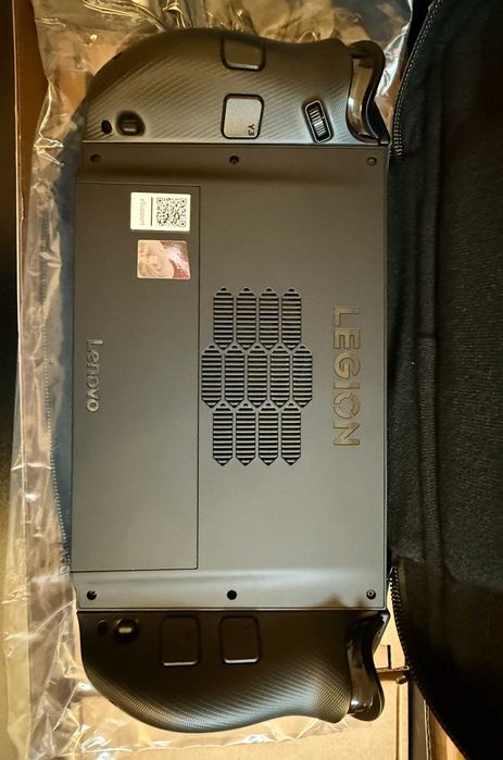 Legion Go 2 8ASP2, Ryzen Z2 Extreme, 32GB, 2TB (офіційний).