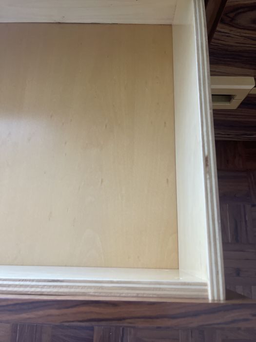 Sideboard em madeira de duas cores, exclente qualidade